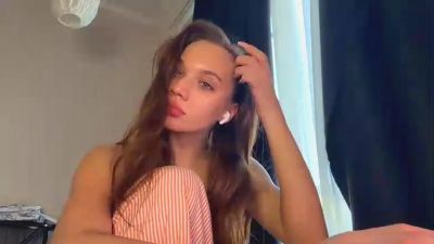 MaricelaApyuan live cam on Cam4