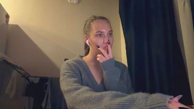 MaricelaApyuan live cam on Cam4