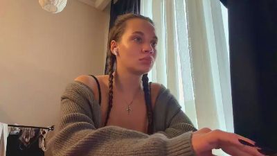 MaricelaApyuan live cam on Cam4
