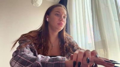 MaricelaApyuan live cam on Cam4