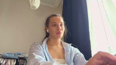 MaricelaApyuan live cam on Cam4