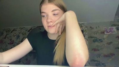MarielManiatis live cam on Cam4