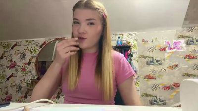 MarielManiatis live cam on Cam4