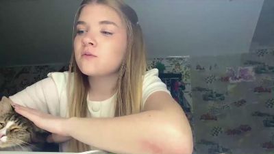 MarielManiatis live cam on Cam4