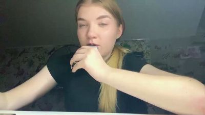 MarielManiatis live cam on Cam4