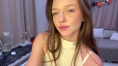 MarielaNovack live cam on Cam4