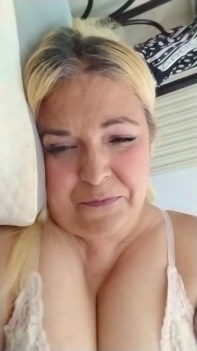 MarielaRomero live cam on Cam4