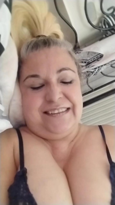 MarielaRomero live cam on Cam4
