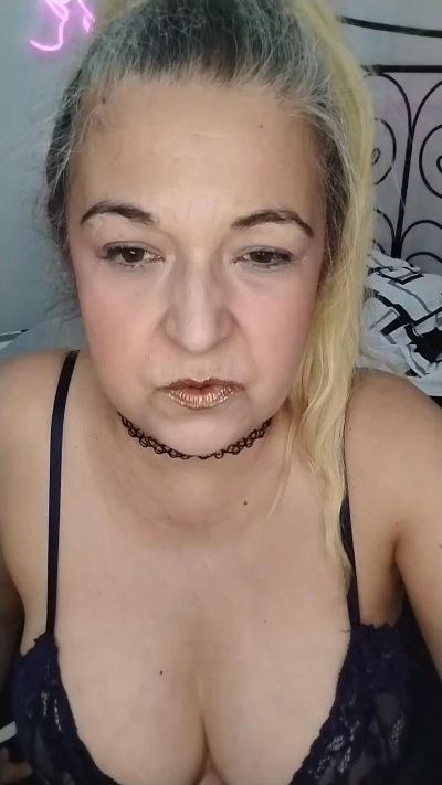 MarielaRomero live cam on Cam4