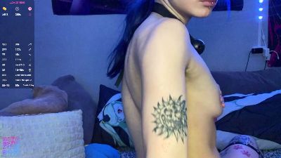 MarielleHubiak live cam on Cam4