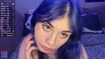 MarielleHubiak live cam on Cam4