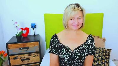 MarieneFantasy live cam on Cam4