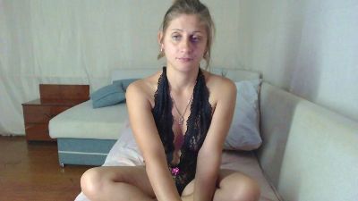 Marina1995 live cam on Cam4