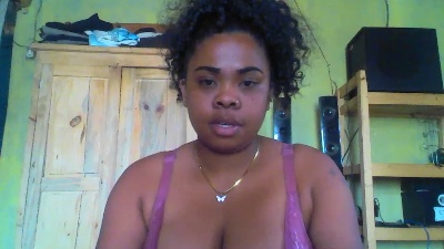MarinahSexy4 live cam on Cam4