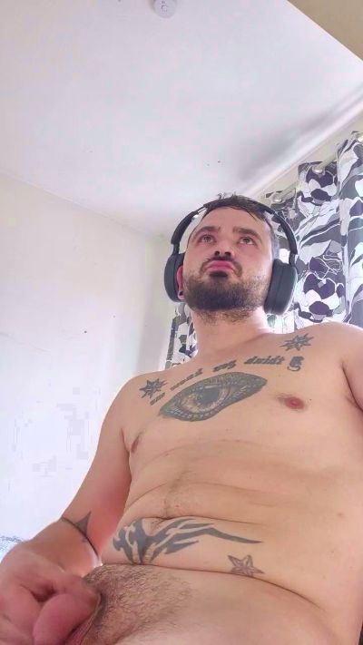 MarioRelentless live cam on Cam4