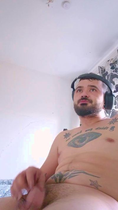 MarioRelentless live cam on Cam4