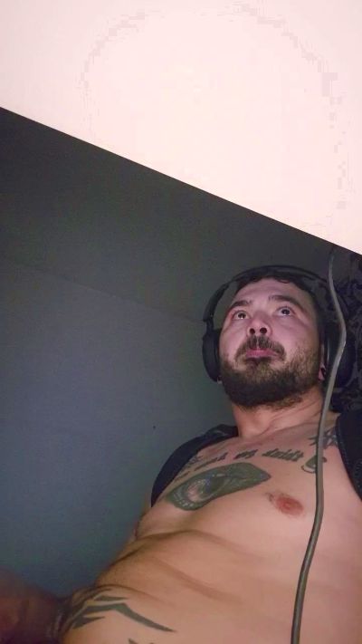 MarioRelentless live cam on Cam4
