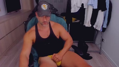 MarisMuscle live cam on Cam4