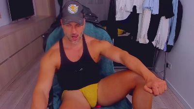 MarisMuscle live cam on Cam4