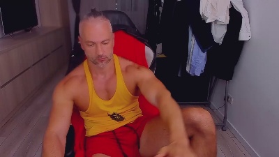 MarisMuscle live cam on Cam4