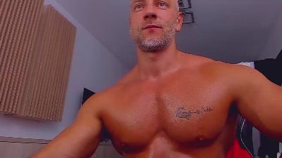 MarisMuscle live cam on Cam4
