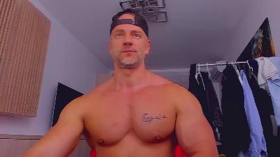 MarisMuscle live cam on Cam4