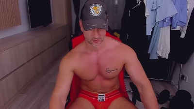MarisMuscle live cam on Cam4