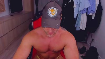 MarisMuscle live cam on Cam4