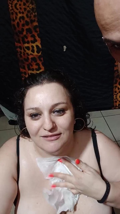 Maritomoglie46 live cam on Cam4