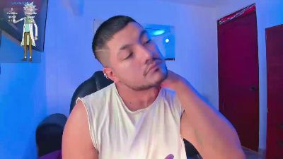 Markbrown1 live cam on Cam4