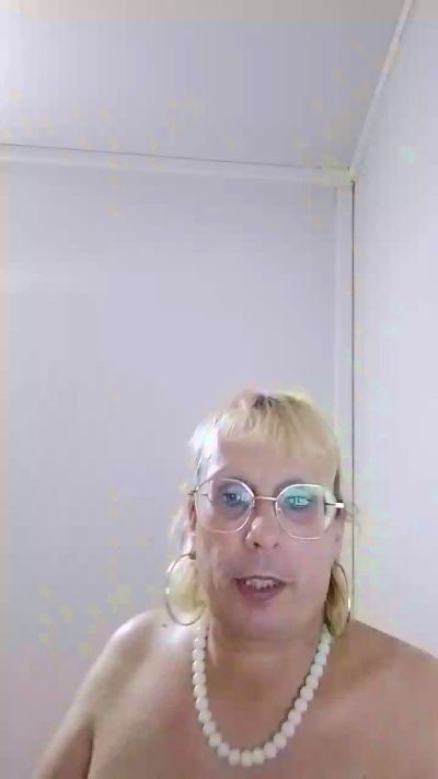 Martatrans live cam on Cam4