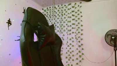 Martina301 live cam on Cam4