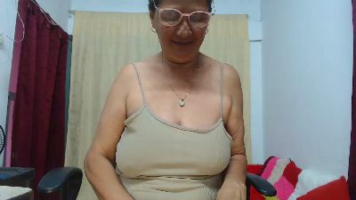Martina_Iguazu live cam on Cam4