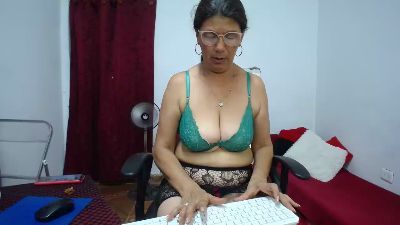 Martina_Iguazu live cam on Cam4