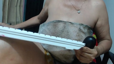 Martina_Iguazu live cam on Cam4