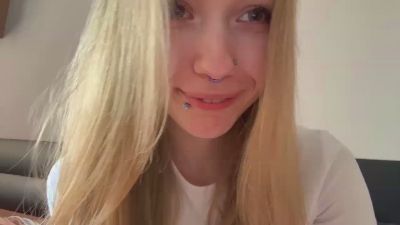 MarvaHelland live cam on Cam4