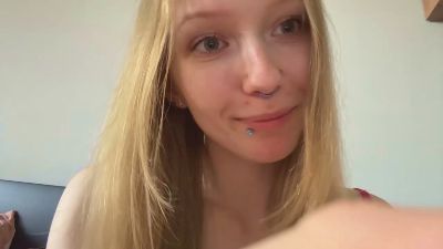 MarvaHelland live cam on Cam4