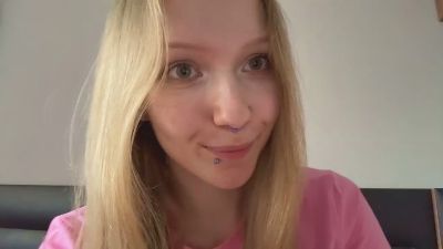 MarvaHelland live cam on Cam4