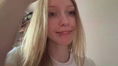 MarvaHelland live cam on Cam4