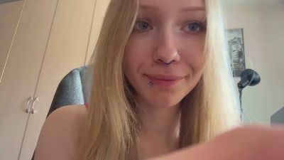 MarvaHelland live cam on Cam4