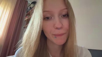 MarvaHelland live cam on Cam4