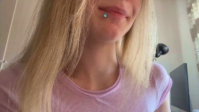 MarvaHelland live cam on Cam4