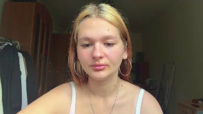 MarvellaAppl live cam on Cam4