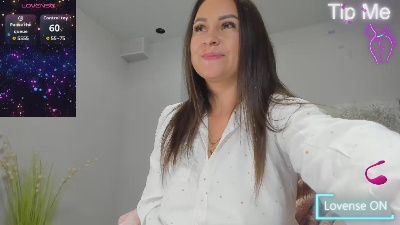 Mary_Santos live cam on Cam4