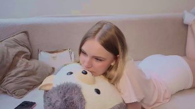 MarybelleWilusz live cam on Cam4