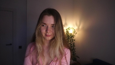 MaryleeElmblad live cam on Cam4