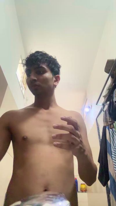 Maskboy_2003 live cam on Cam4