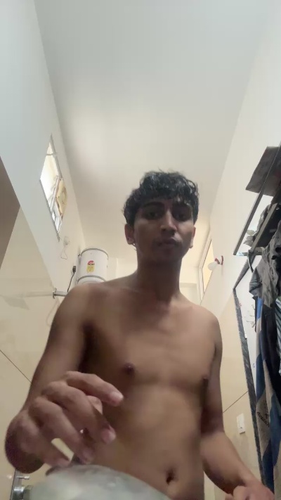Maskboy_2003 live cam on Cam4