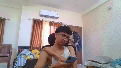 Maskboy_2003 live cam on Cam4