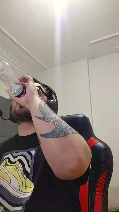 MasterKoke live cam on Cam4